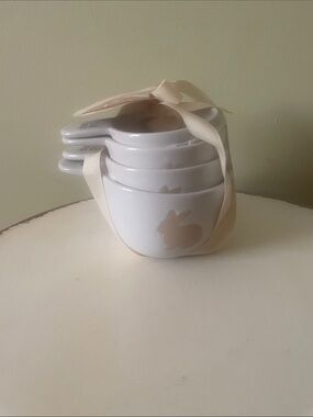 Easter neutral bunny Measuring cups